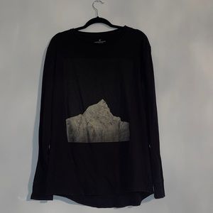 American Eagle Long Sleeve tshirt